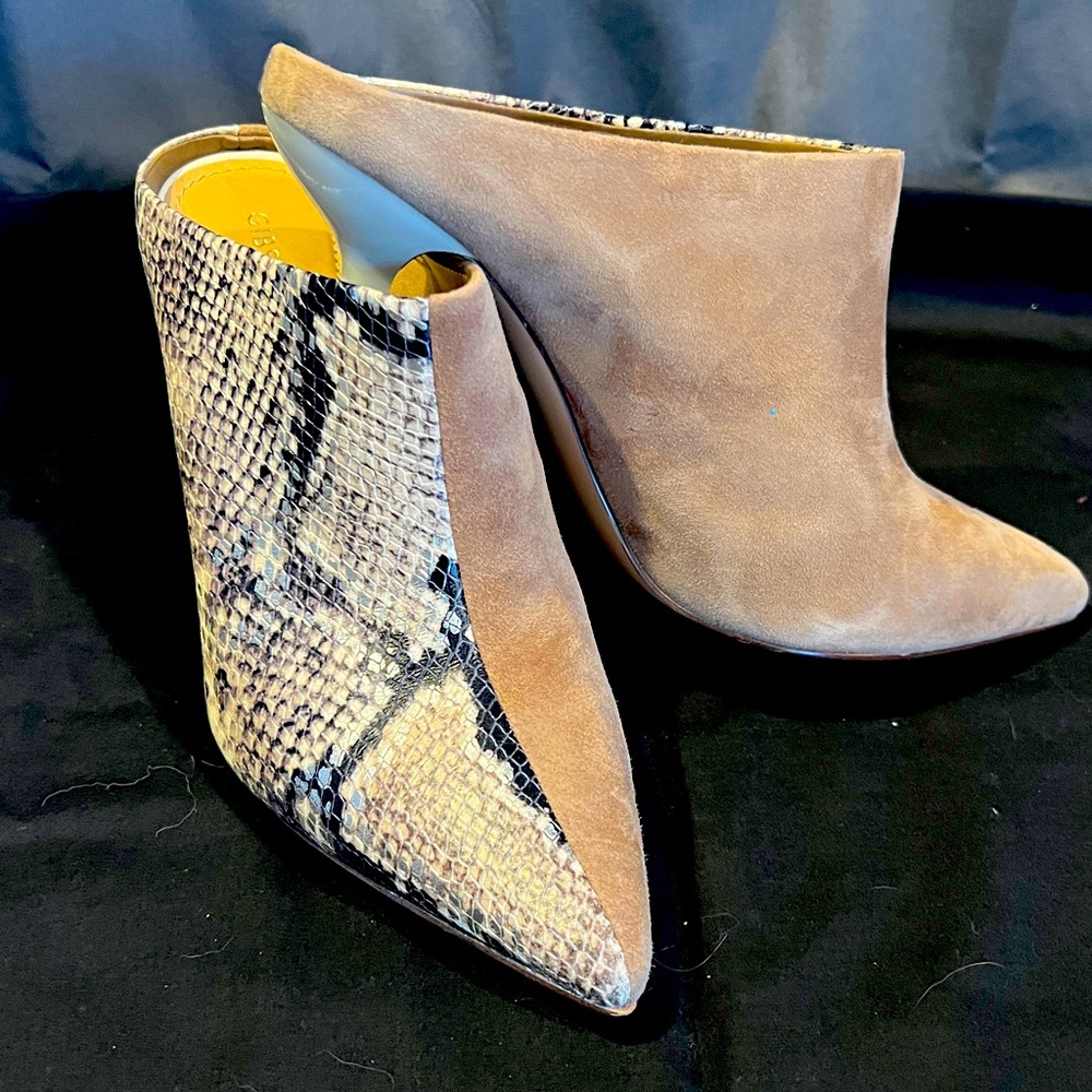 Gibson Latimer size 9 Mules Heels Animal Print Suede